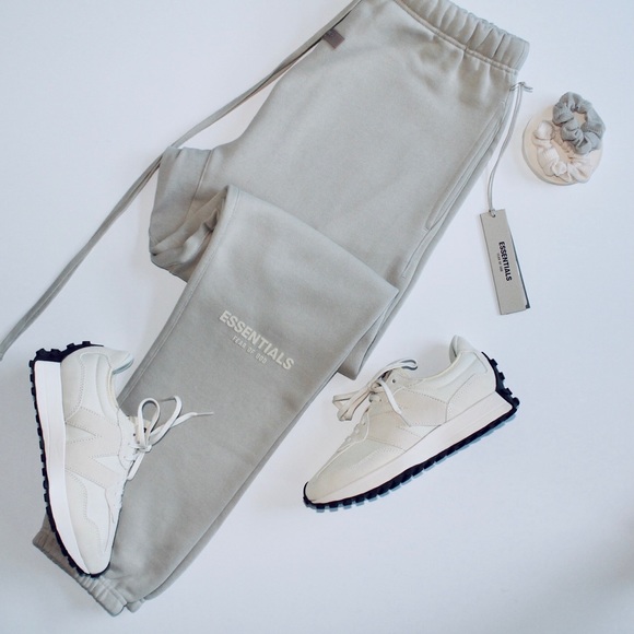 FEAR OF GOD ESSENTIALS Suit ‘Wheat’ L/S T-Shirt + Sweatpants - Picture 5 of 8